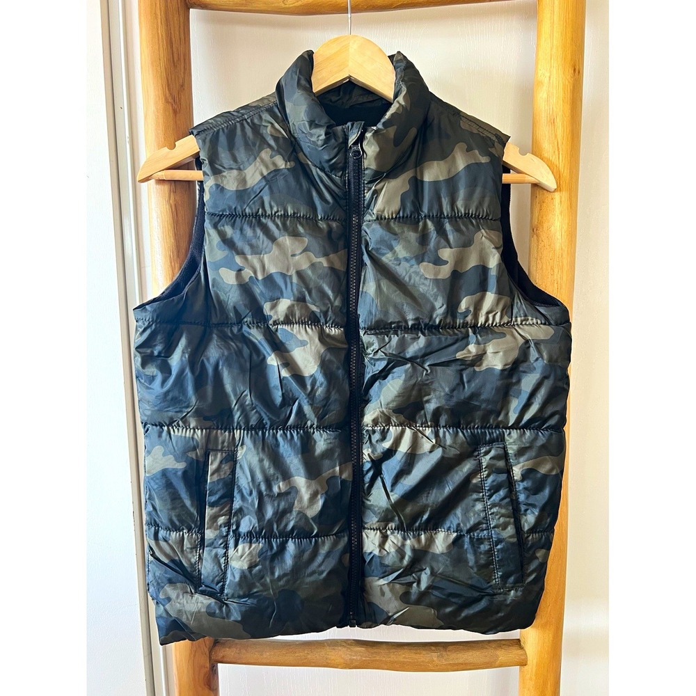 Old Navy Boys Camo Puffer Vest Green Quilted Insulated Pockets Zip 11-12Y